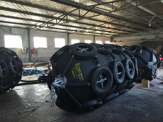 Jakość Certyfikat ISO 17357 Pneumatyczny gumowy błotnik typu żebra fabryka