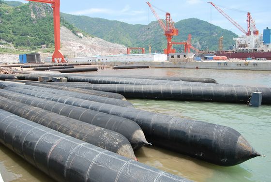 Jakość Konfigurowalny rozmiar 4-14 warstw Statek łodzi uruchamiający poduszki powietrzne Poduszka powietrzna statku morskiego fabryka