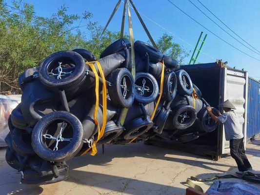 Jakość Marine Fender Nadmuchiwany pływający gumowy błotnik Yokohama z siatką łańcuchową fabryka