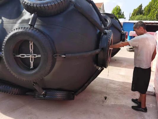 Jakość Pneumatyczny gumowy błotnik typu Yokohama Marine Gumowy błotnik fabryka