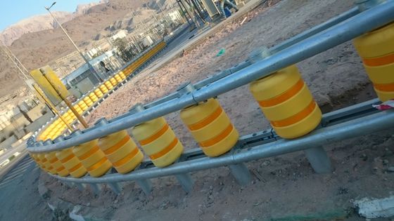 Jakość Obracanie podjazdu Anti Collision EVA Roller Guardrail System Rolling Protection Barrier fabryka