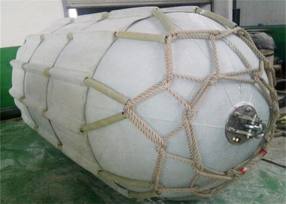 Jakość Rozmiar mini ISO17357 Standardowy pneumatyczny gumowy błotnik w kolorze białym fabryka