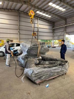 Jakość Wysokiej specyfikacji gumowy statek z gumowymi poduszkami powietrznymi 4-12 warstw 1,8 * 12 m fabryka